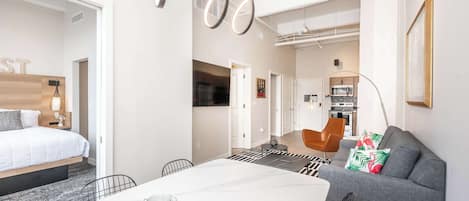 Apartment, 2 Queen Beds, Kitchen, City View (The 333 Suites 302) | Interior