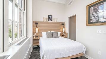 Apartment, 2 Queen Beds, Kitchen, City View (The 333 Suites 302) | 2 bedrooms, individually decorated, individually furnished