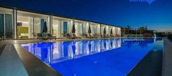 盧梅里斯湖景套房及水療中心  