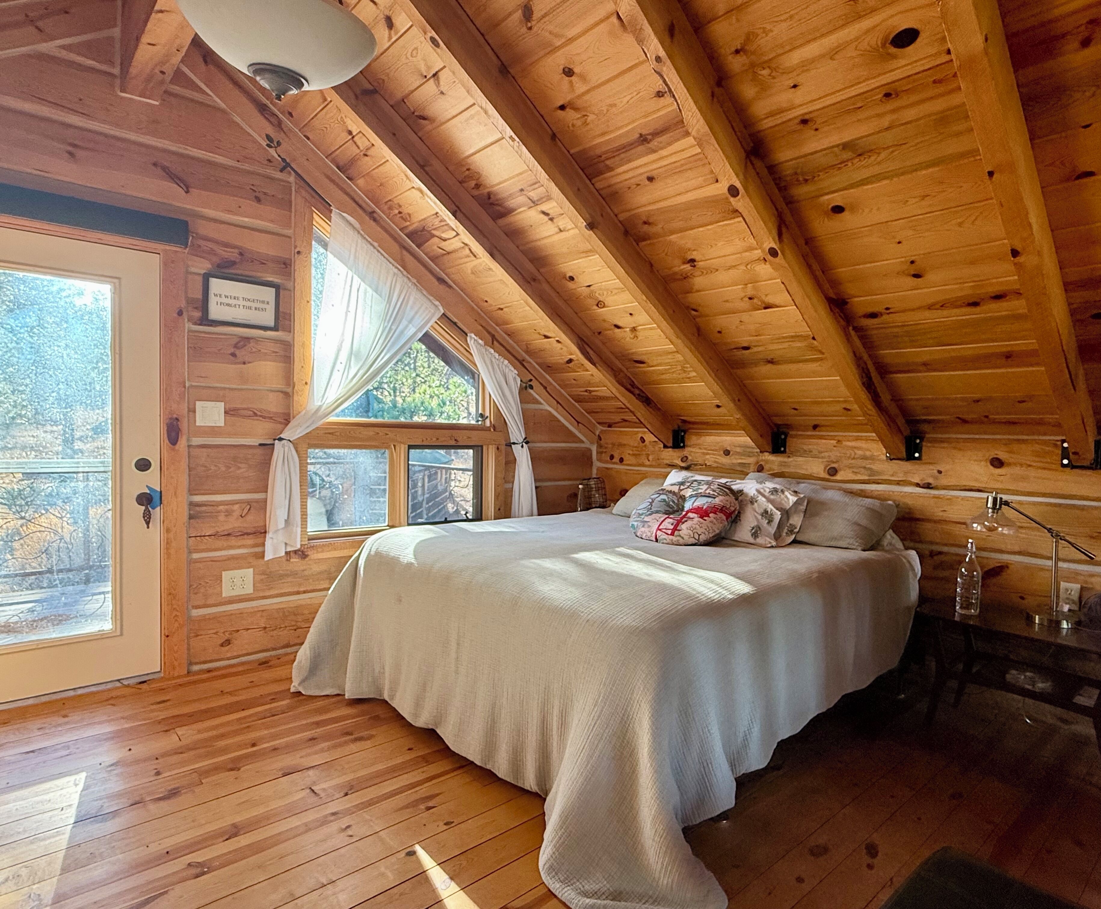 1 bedroom, bed sheets