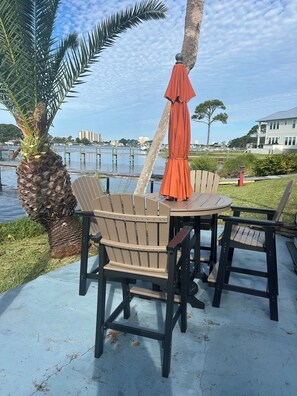 Outdoor dining - Waterfront, ground level, corner unit! Long  term rental only, no weekly stays (Panama City Beach)