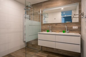 Apartment | Badezimmer