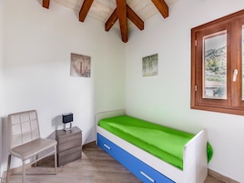 2 habitaciones, muebles diferentes y ropa de cama 