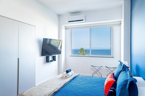 3 bedrooms, desk - Luxury 3bdrs Sea View in Copacabana A 2440/515 (Rio de Janeiro)