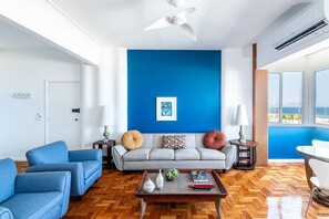 Flat-screen TV - Luxury 3bdrs Sea View in Copacabana A 2440/515 (Rio de Janeiro)