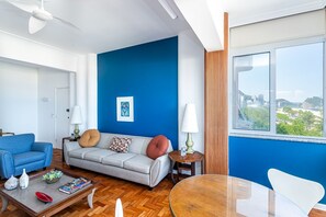 Flat-screen TV - Luxury 3bdrs Sea View in Copacabana A 2440/515 (Rio de Janeiro)