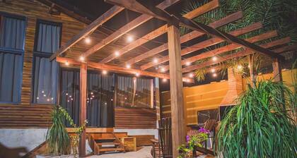 Cabana Texas Estilo Country com Hidro e Lareira