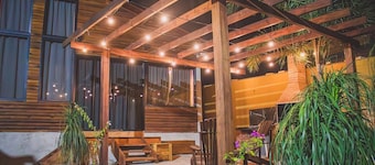 Cabana Texas Estilo Country com Hidro e Lareira