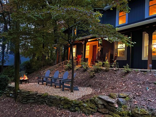 Cute'n Chic 2B/1B Lower Level downtown Clayton GA