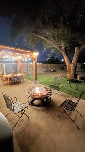 تناول الطعام بالخارج