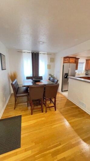 تناول الطعام