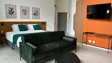 Dobbeltrom – deluxe | Safe på rommet, skrivebord, skrivebord for bærbar PC og lydisolert