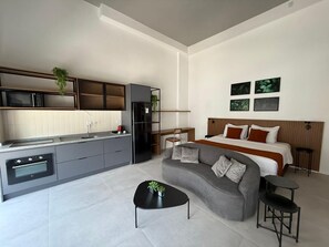 Deluxe Double Room | In-room safe, desk, laptop workspace, soundproofing