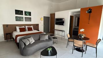 Doppia Deluxe | Cassaforte in camera, una scrivania, postazione laptop, insonorizzazione