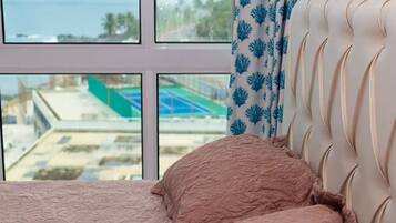 Iron/ironing board, internet, bed sheets