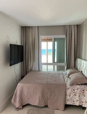 Strykejern/-brett, internettilgang og sengetøy