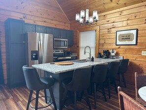 冰箱、微波炉、烤箱、炉灶