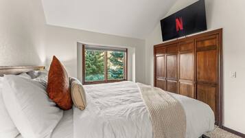 4 多间卧室、熨斗/熨衣板、WiFi、床单