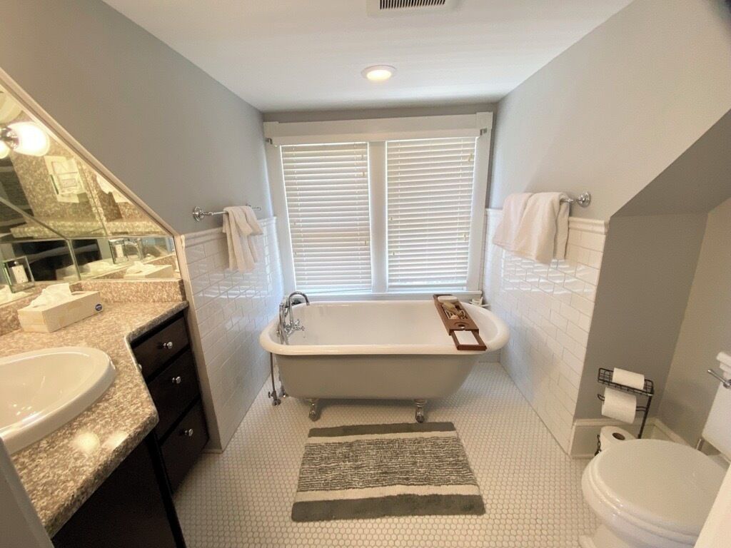 Dusch, hårtork, handdukar och tvål