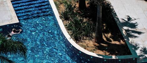 Piscine couverte, piscine extérieure (ouverte en saison)