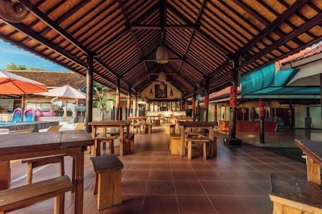 Interior. Semaya One Beach Hotel