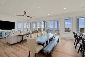 Dining - Beachfront | Hot Tub | Sleeps 20 (Crystal Beach)
