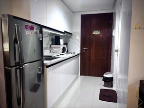 Apartment, 1 Bedroom, Smoking | Private kitchen