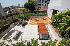 Premium bedding, pillow-top beds, minibar, free WiFi