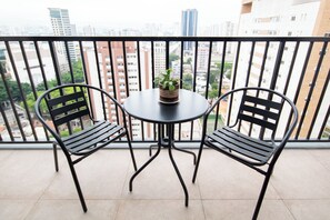 Ropa de cama de alta calidad, camas con pillow-top y minibar 