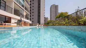 Premium bedding, pillowtop beds, minibar, free WiFi