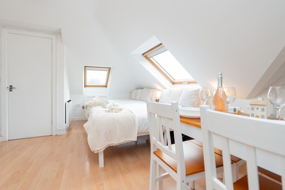 1 soverom, strykejern/-brett, wi-fi (inkludert) og sengetøy