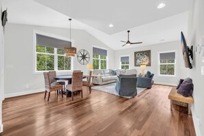 Interior - Pawleys Hideaway on the Causeway with Hot Tub (Pawleys Island)