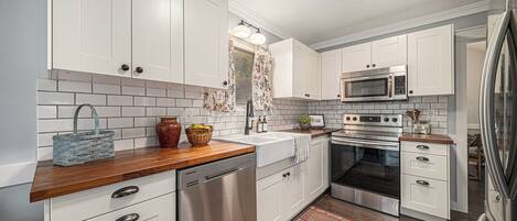 ميكروويف، فرن، موقد طهي مسطح، غسالة أطباق