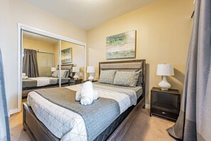 Suite Deluxe, balcón, vista a la ciudad | Escritorio, espacio para trabajar con laptop y wifi gratis 