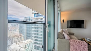 Club Condo | Living area | Smart TV, Netflix, streaming services