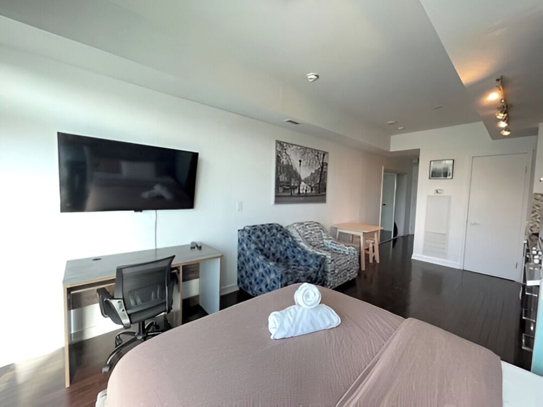 Klassieke studio | Een bureau, een laptopwerkplek, gratis wifi, beddengoed