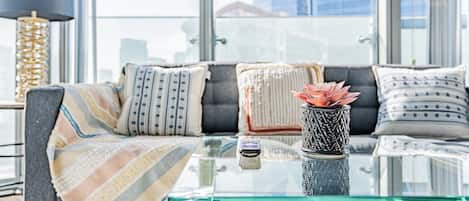 Smart TV, Netflix, streaming services