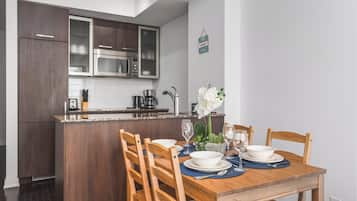 Comfort-íbúð | Borðhald á herbergi eingöngu