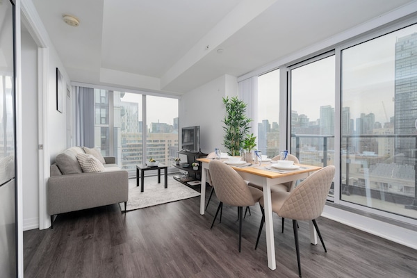 Deluxe Suite, Balcony, City View | Living area | Smart TV, Netflix, streaming services