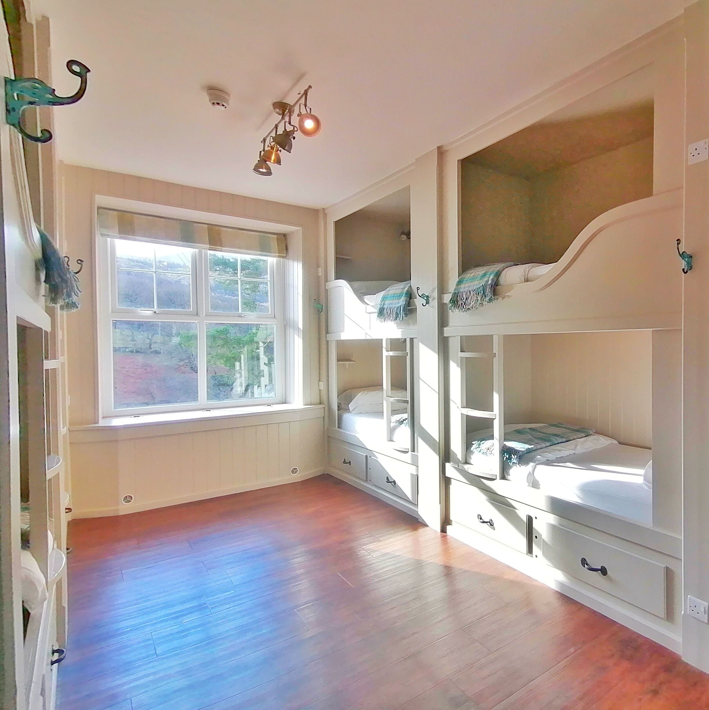 Rum - delat badrum (Room 11. Mixed Dorm for 8) | Gratis wi-fi och sängkläder