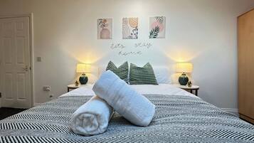 2 bedrooms, desk, iron/ironing board, free WiFi