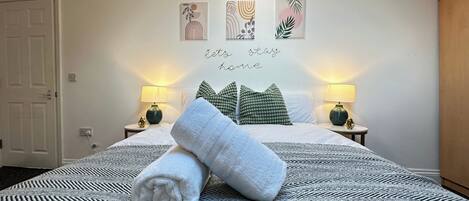 2 bedrooms, desk, iron/ironing board, free WiFi