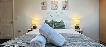 Cosy, Charming 2-Bedroom Oasis. Sleeps 4