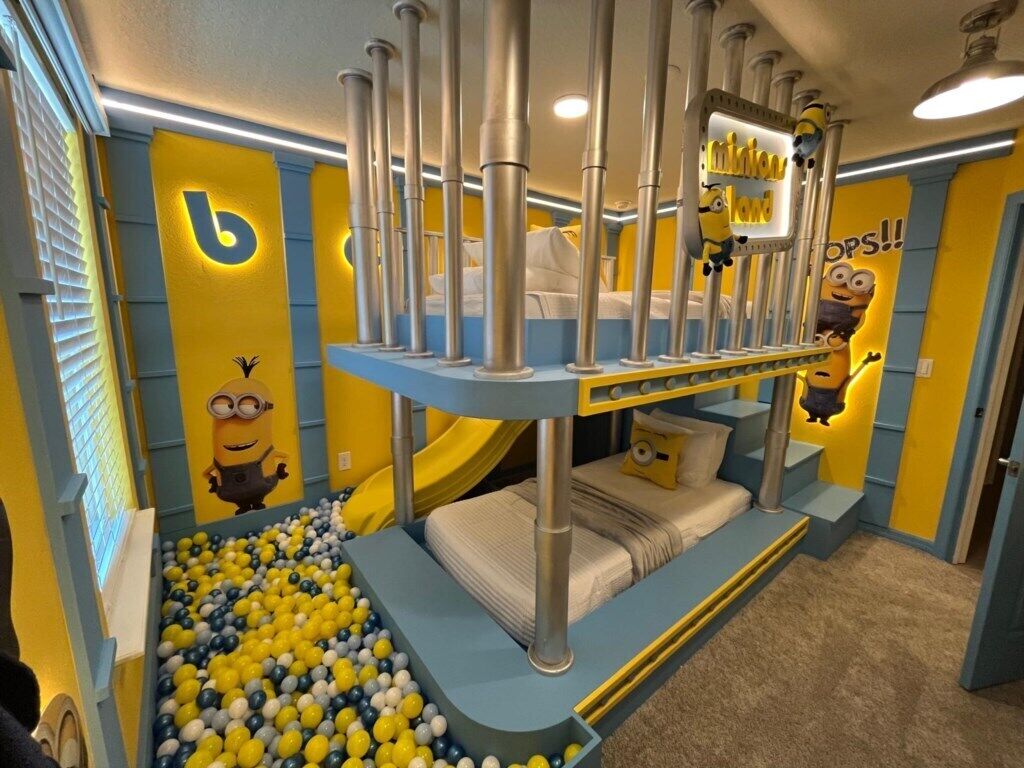 5 habitaciones, tabla de planchar con plancha, wifi y ropa de cama 