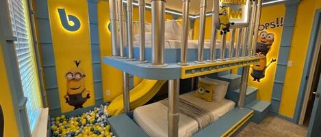 5 habitaciones, tabla de planchar con plancha, wifi y ropa de cama