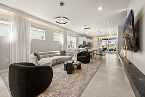 Living area - 5 BD/ 5.5 BA/ Windsor Cay (15839 CC) (Clermont)