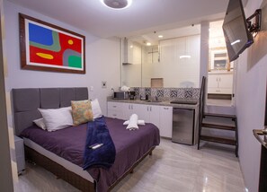 1 habitación, tabla de planchar con plancha, wifi y ropa de cama