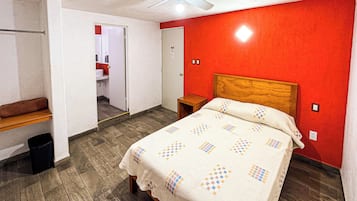 Rom – standard | Skrivebord for bærbar PC og wi-fi (inkludert)