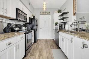 Micro-ondas, fogão, cooktop, lava-louças