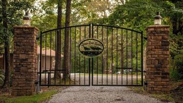 Enceinte de lâhĂ©bergement